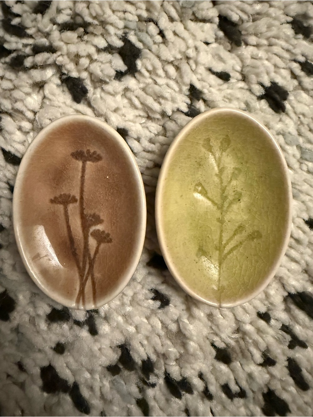 Set of 2 Oval Ceramic Trinket Dishes in Brown and Olive Green